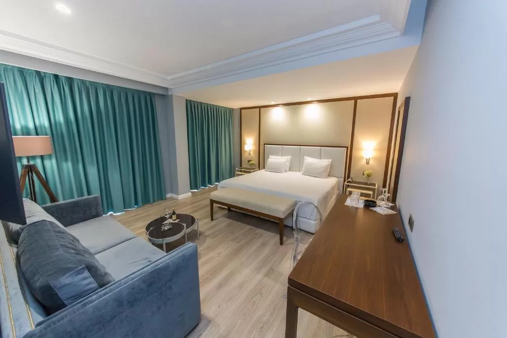 Brilant TRPL STD with balcony 4.jpg